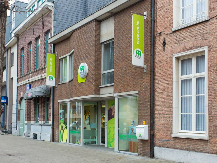 Aan de balie van een ziekenfonds